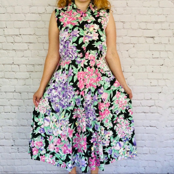 SOLD Vintage Floral 1980s Vibes Button Up Dress - Picture 2 of 6